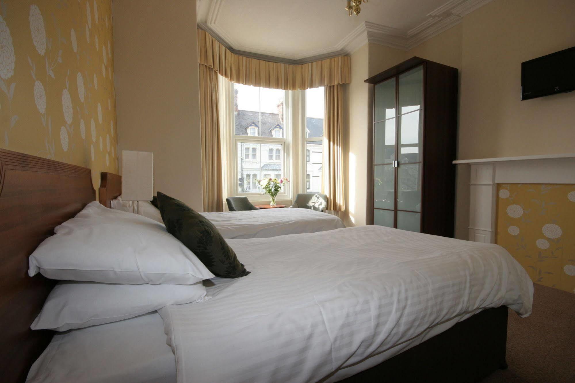 The Broadway Hotel Llandudno Exteriör bild