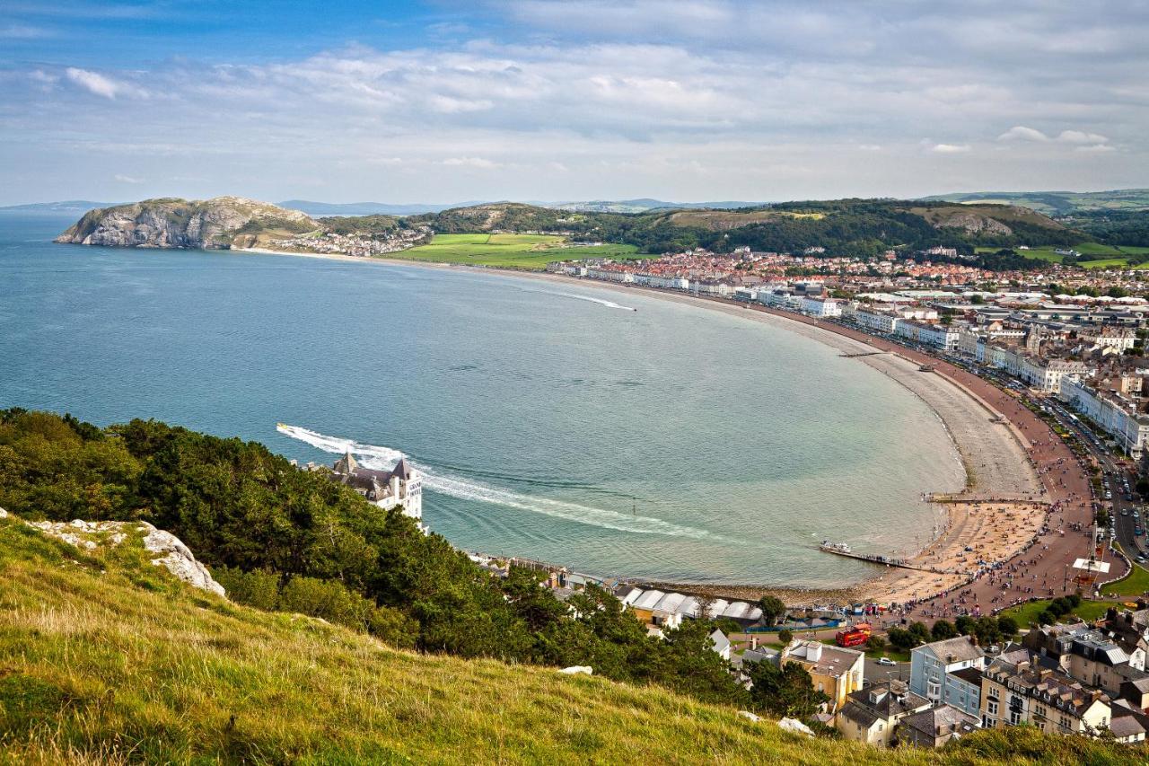 The Broadway Hotel Llandudno Exteriör bild